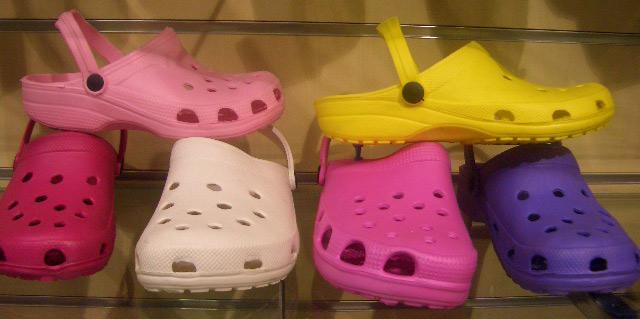 Damen Badelatschen Schuhe Slipper in modischen Farben nur 2,90 Euro