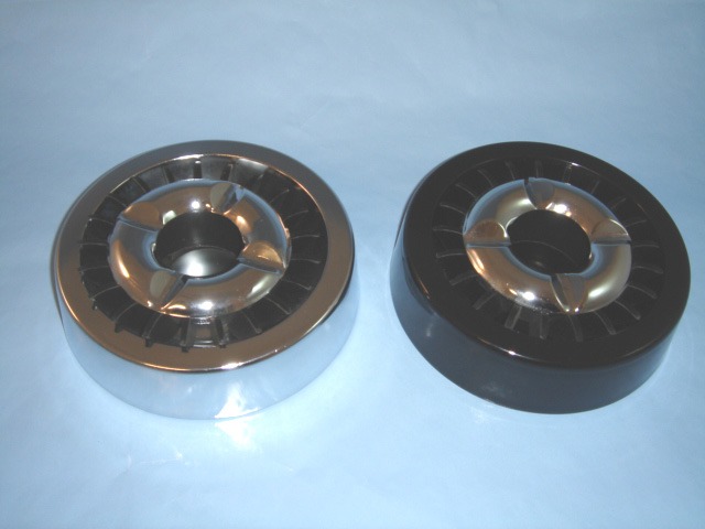 Aschenbecher mit Zigarettenhalter