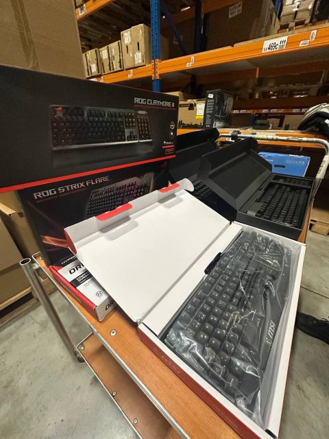 Tastaturen und Mäuse