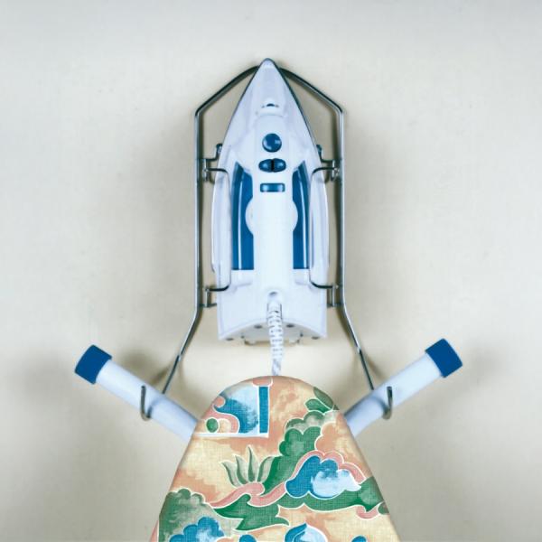 Wandständer für Bügeleisen und -brett